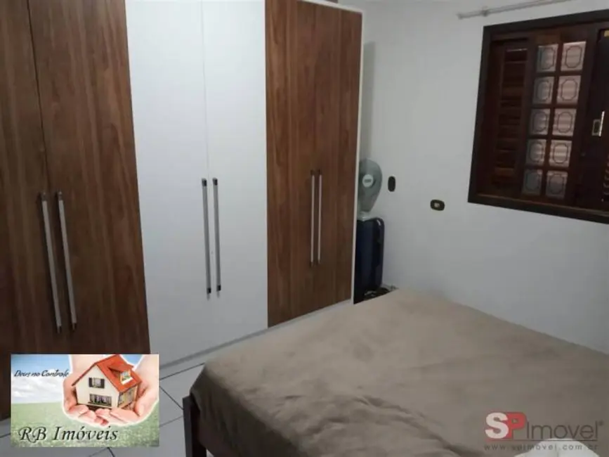 Sobrado com 3 quartos à venda, 270m2 em Jardim Cristiane, Santo Andre - SP - imagem 6 Foto 6 de Sobrado com 3 quartos à venda, 270m2 em Jardim Cristiane, Santo Andre - SP