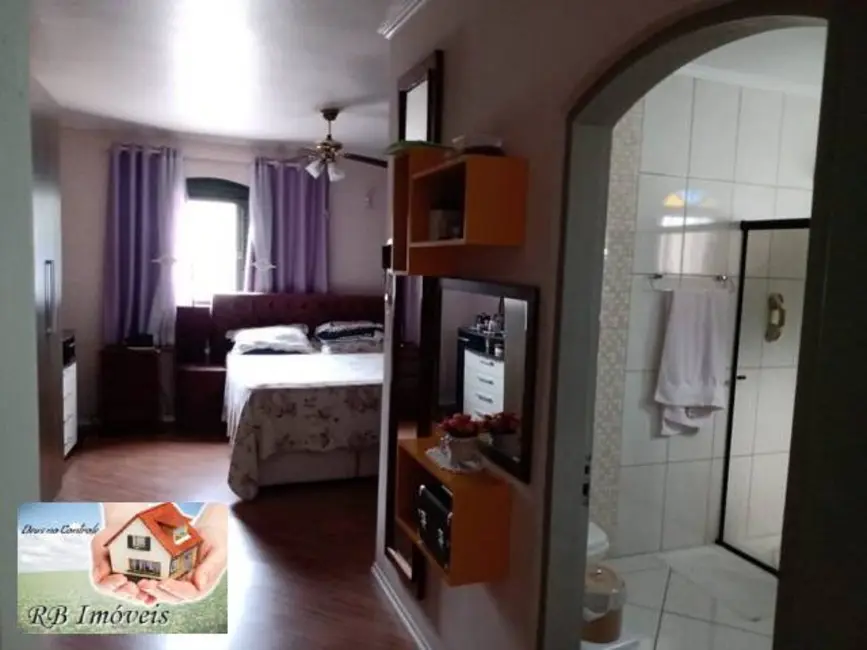 Sobrado com 3 quartos à venda em Jardim Las Vegas, Santo Andre - SP - imagem 4 Foto 4 de Sobrado com 3 quartos à venda em Jardim Las Vegas, Santo Andre - SP