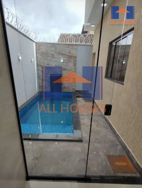 Casa com 3 quartos à venda, 230m2 em Setor Cristina II Expansão, Trindade - GO - imagem 3 Foto 3 de Casa com 3 quartos à venda, 230m2 em Setor Cristina II Expansão, Trindade - GO