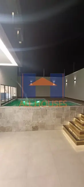 Foto 2 de Sobrado com 3 quartos à venda, 230m2 em Trindade - GO