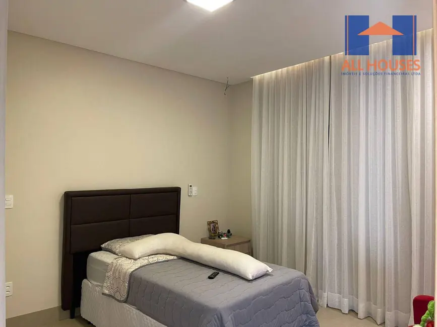 Foto 4 de Casa de Condomínio com 3 quartos à venda, 360m2 em Senador Canedo - GO