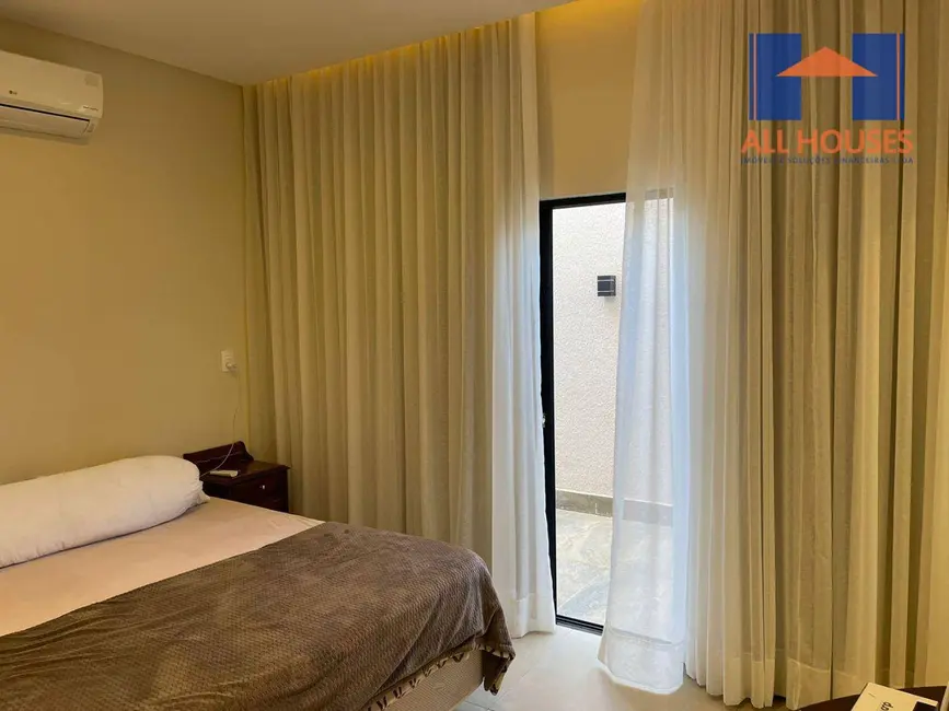 Foto 5 de Casa de Condomínio com 3 quartos à venda, 360m2 em Senador Canedo - GO