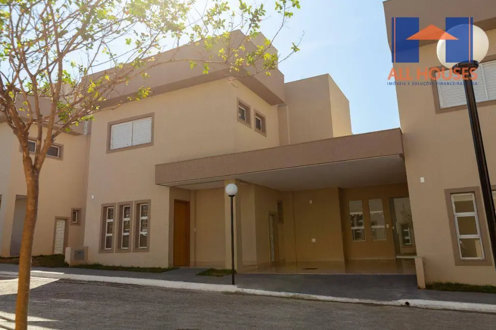 Foto 2 de Sobrado com 3 quartos à venda, 155m2 em Aparecida De Goiania - GO