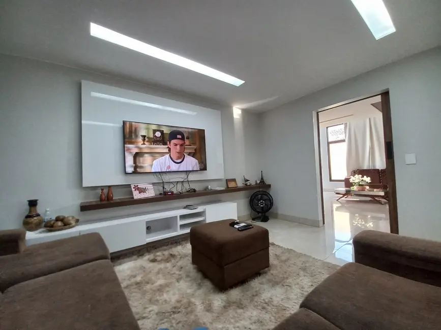 Foto 5 de Casa com 5 quartos à venda, 350m2 em Setor Central, Gurupi - TO