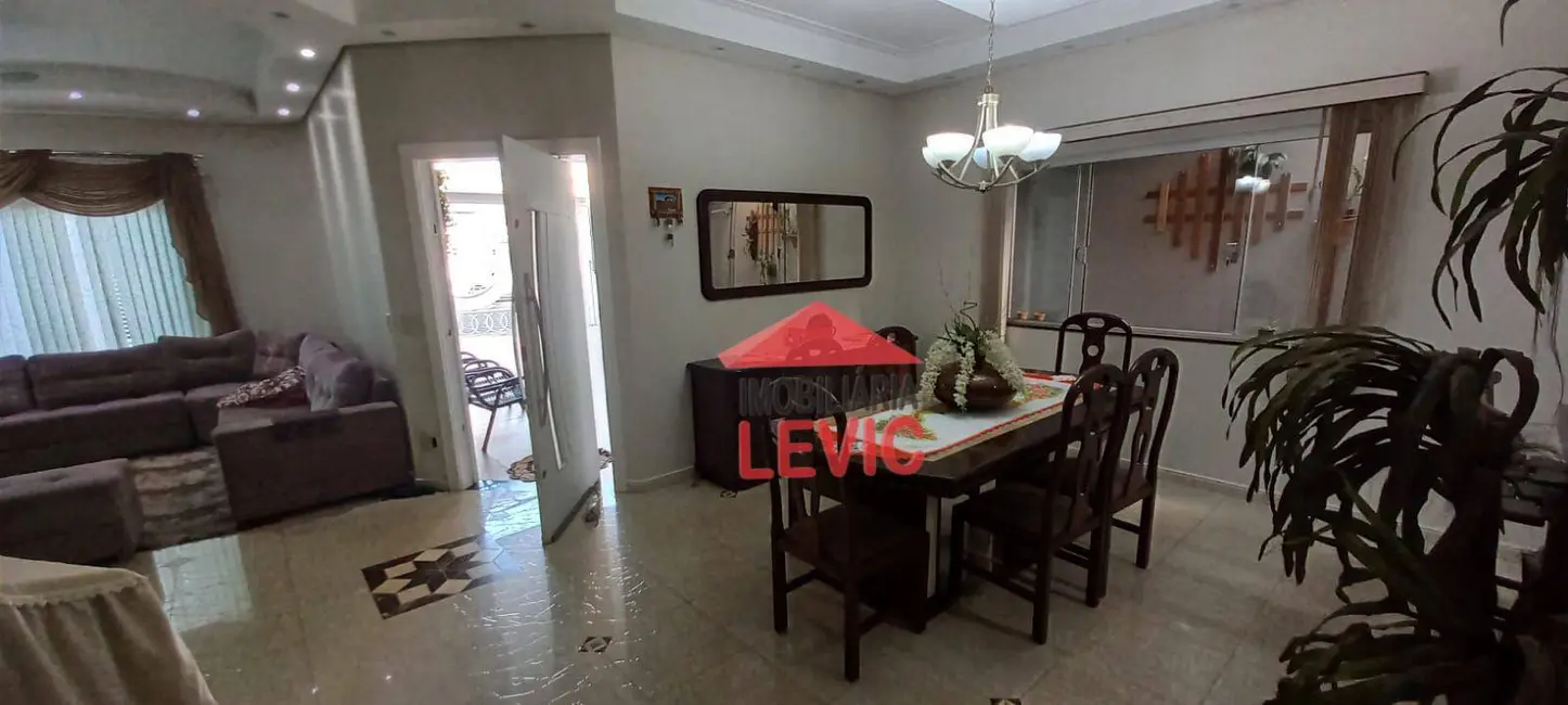 Casa com 3 quartos à venda, 250m2 em Santa Bárbara D`Oeste - SP - imagem 4 Foto 4 de Casa com 3 quartos à venda, 250m2 em Santa Bárbara D`Oeste - SP