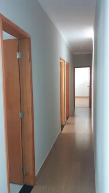 Foto 1 de Casa com 3 quartos à venda, 200m2 em Santa Bárbara D`Oeste - SP