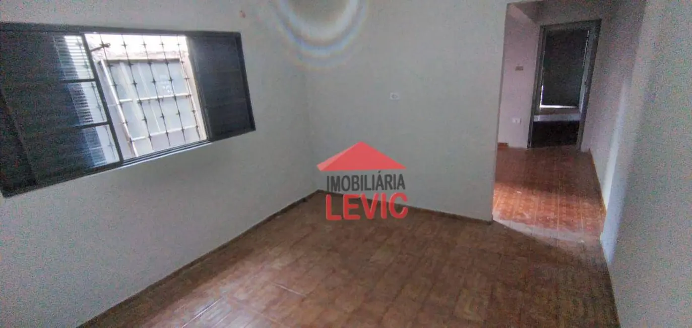 Foto 1 de Casa com 2 quartos para alugar, 12m2 em Vila Molon, Americana - SP
