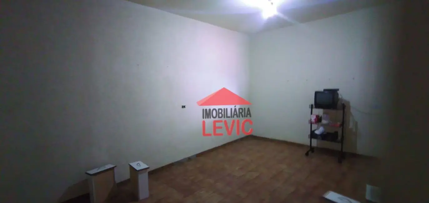 Casa com 2 quartos para alugar, 12m2 em Vila Molon, Americana - SP - imagem 3 Foto 3 de Casa com 2 quartos para alugar, 12m2 em Vila Molon, Americana - SP