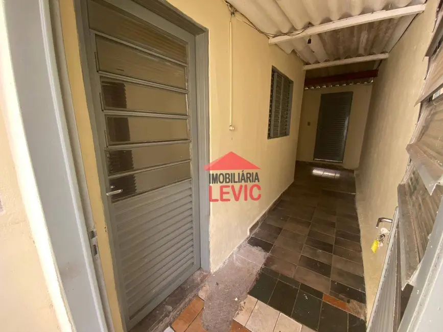 Foto 2 de Casa com 2 quartos para alugar, 125m2 em Santa Bárbara D`Oeste - SP