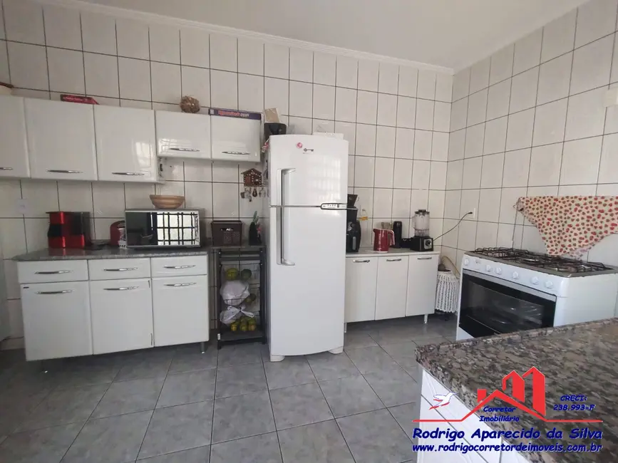 Casa com 4 quartos à venda, 250m2 em Jardim São Braz, Birigui - SP - imagem 8 Foto 8 de Casa com 4 quartos à venda, 250m2 em Jardim São Braz, Birigui - SP