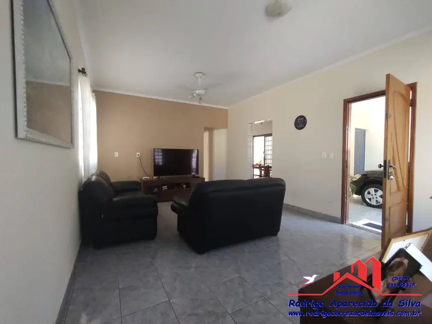 Casa com 4 quartos à venda, 250m2 em Jardim São Braz, Birigui - SP - imagem 4 Foto 4 de Casa com 4 quartos à venda, 250m2 em Jardim São Braz, Birigui - SP