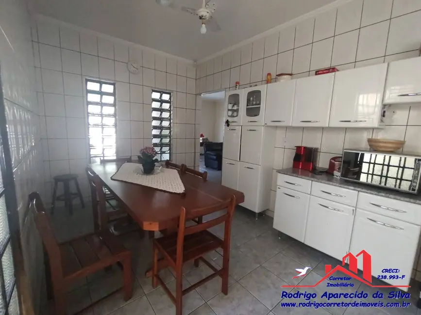 Casa com 4 quartos à venda, 250m2 em Jardim São Braz, Birigui - SP - imagem 9 Foto 9 de Casa com 4 quartos à venda, 250m2 em Jardim São Braz, Birigui - SP