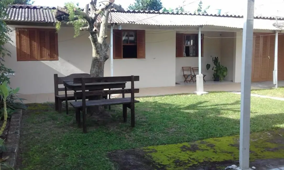 Foto 1 de Casa com 2 quartos à venda, 110m2 em Capao Da Canoa - RS