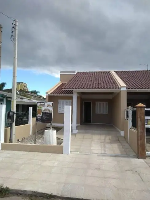 Casa com 2 quartos à venda, 83m2 em Capao Da Canoa - RS - imagem 3 Foto 3 de Casa com 2 quartos à venda, 83m2 em Capao Da Canoa - RS