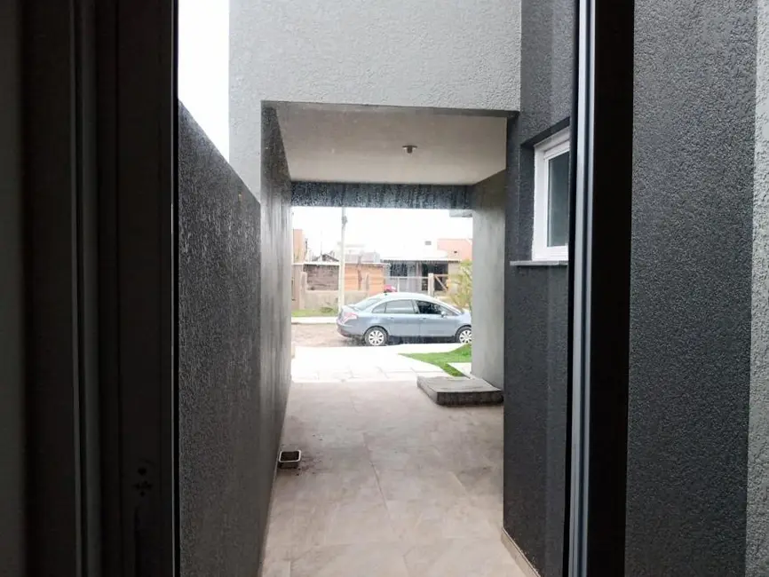 Foto 3 de Casa com 2 quartos à venda, 75m2 em Capao Da Canoa - RS