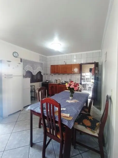 Casa com 2 quartos à venda, 150m2 em Capao Da Canoa - RS - imagem 7 Foto 7 de Casa com 2 quartos à venda, 150m2 em Capao Da Canoa - RS