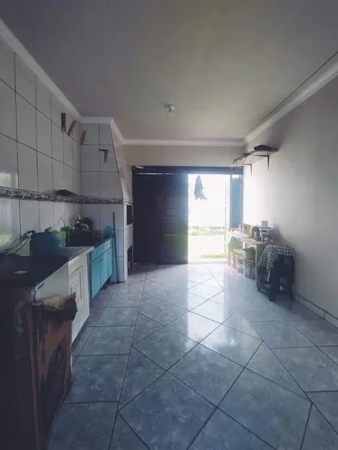 Casa com 2 quartos à venda, 150m2 em Capao Da Canoa - RS - imagem 5 Foto 5 de Casa com 2 quartos à venda, 150m2 em Capao Da Canoa - RS