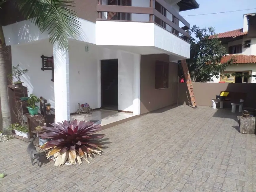 Foto 1 de Casa com 2 quartos à venda, 120m2 em Capao Da Canoa - RS