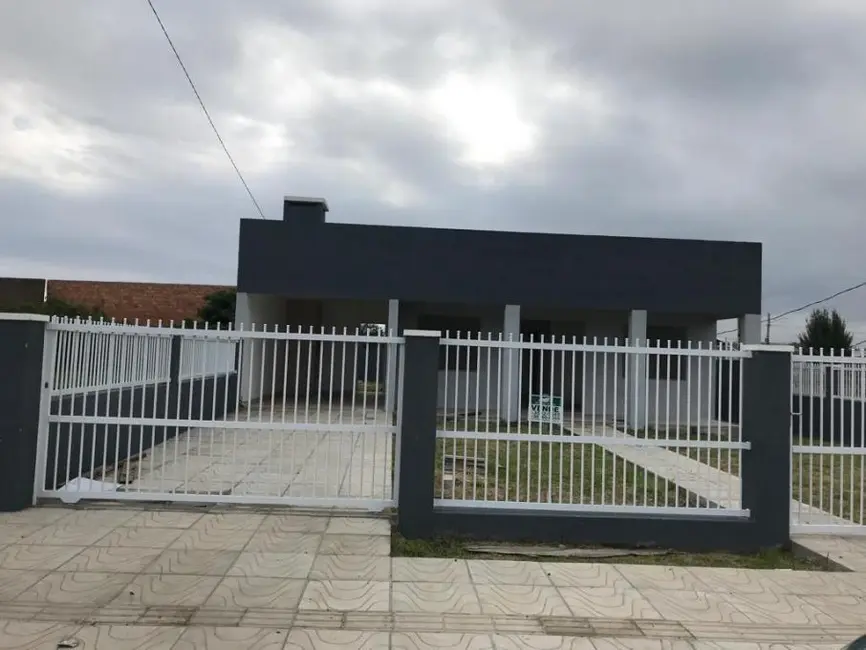 Casa com 3 quartos à venda, 150m2 em Capao Da Canoa - RS - imagem 3 Foto 3 de Casa com 3 quartos à venda, 150m2 em Capao Da Canoa - RS