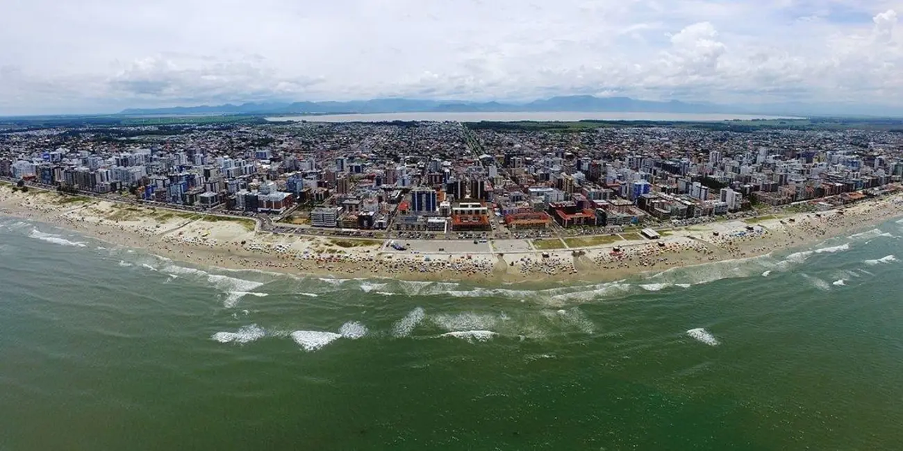 Foto 1 de Sobrado com 2 quartos à venda, 64m2 em Capao Da Canoa - RS
