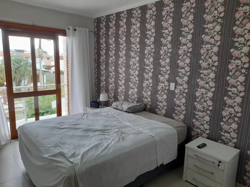 Sobrado com 2 quartos à venda, 150m2 em Capao Da Canoa - RS - imagem 7 Foto 7 de Sobrado com 2 quartos à venda, 150m2 em Capao Da Canoa - RS