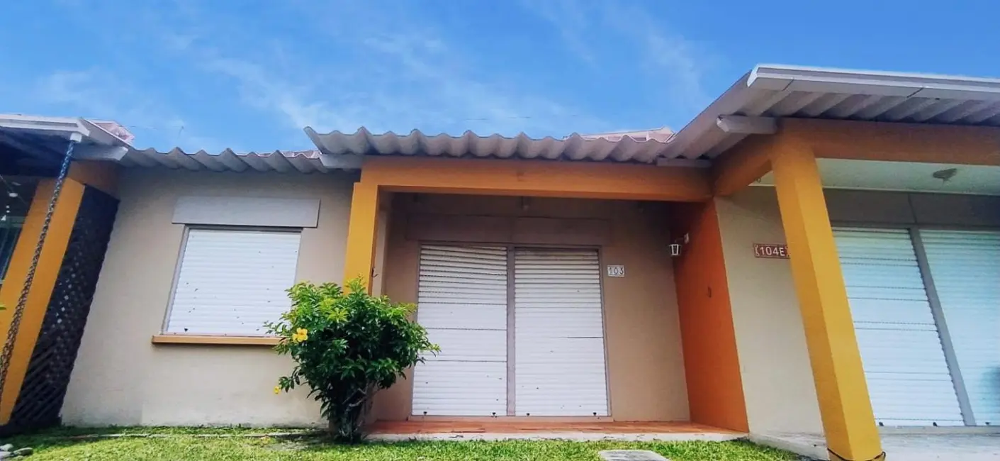 Apartamento com 2 quartos à venda, 60m2 em Capao Da Canoa - RS - imagem 1 Foto 1 de Apartamento com 2 quartos à venda, 60m2 em Capao Da Canoa - RS