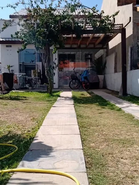 Sobrado com 3 quartos à venda, 100m2 em Capao Da Canoa - RS - imagem 9 Foto 9 de Sobrado com 3 quartos à venda, 100m2 em Capao Da Canoa - RS