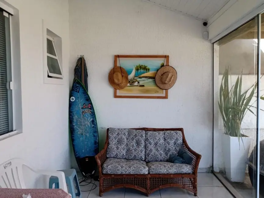 Sobrado com 3 quartos à venda, 100m2 em Capao Da Canoa - RS - imagem 4 Foto 4 de Sobrado com 3 quartos à venda, 100m2 em Capao Da Canoa - RS