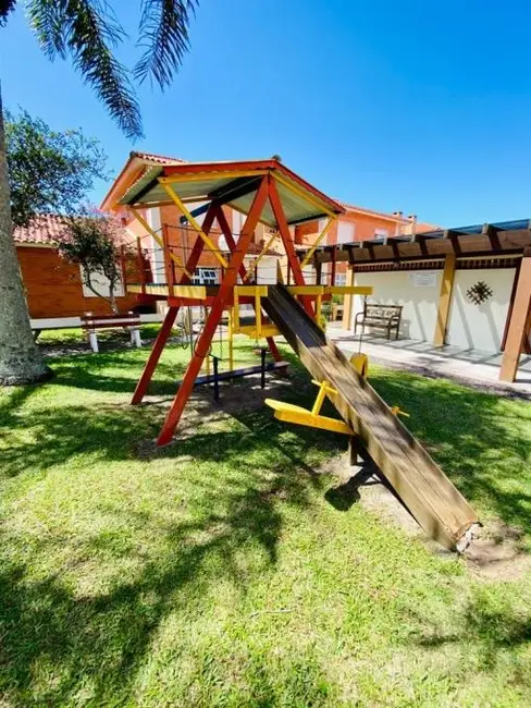 Foto 3 de Sobrado com 2 quartos à venda, 90m2 em Capao Da Canoa - RS