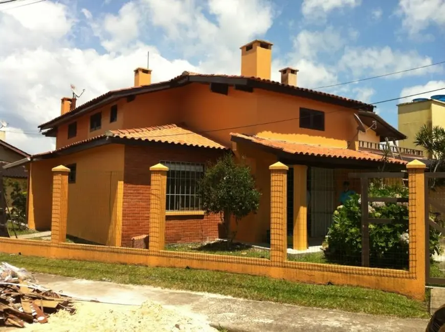 Foto 3 de Sobrado com 2 quartos à venda, 60m2 em Capao Da Canoa - RS