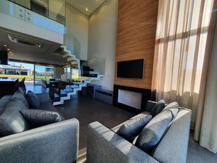 Foto 3 de Casa de Condomínio com 5 quartos à venda, 280m2 em Capao Da Canoa - RS