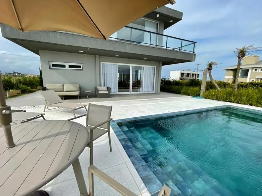 Foto 9 de Casa de Condomínio com 4 quartos à venda, 300m2 em Capao Da Canoa - RS