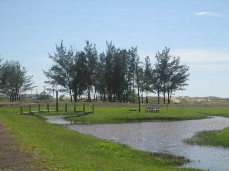 Foto 1 de Terreno / Lote à venda, 299m2 em Capao Da Canoa - RS