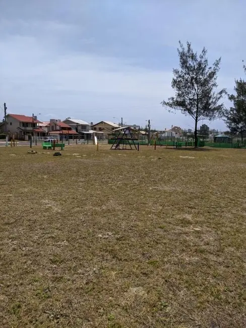 Foto 2 de Terreno / Lote à venda, 299m2 em Capao Da Canoa - RS