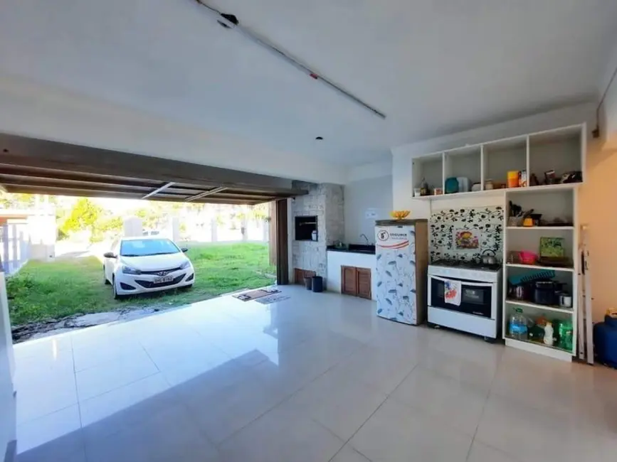Casa com 3 quartos à venda, 183m2 em Capao Da Canoa - RS - imagem 4 Foto 4 de Casa com 3 quartos à venda, 183m2 em Capao Da Canoa - RS