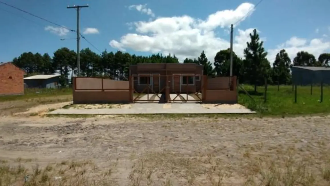 Foto 1 de Casa com 2 quartos à venda, 54m2 em Capao Da Canoa - RS