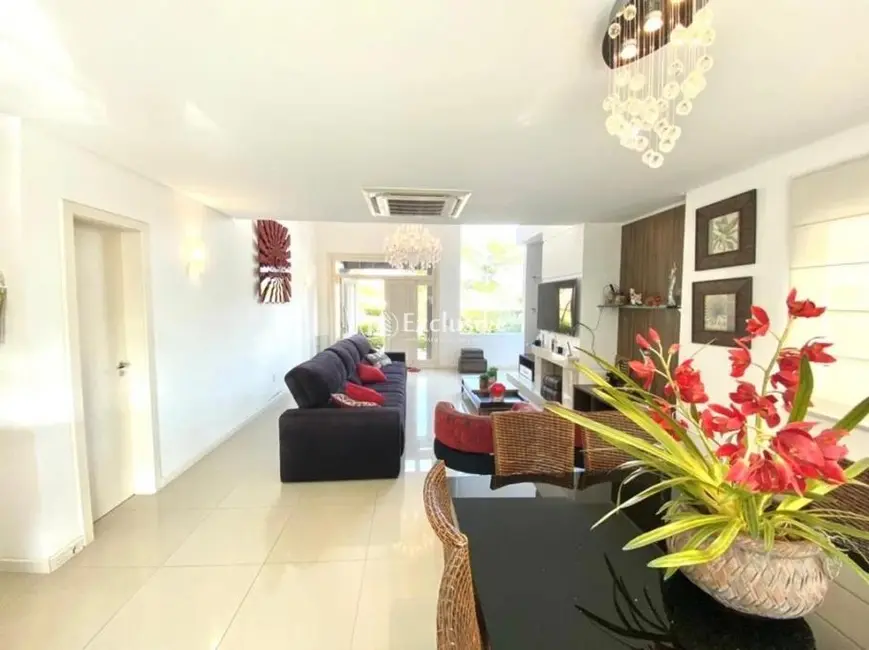 Casa de Condomínio com 3 quartos à venda, 226m2 em Capao Da Canoa - RS - imagem 8 Foto 8 de Casa de Condomínio com 3 quartos à venda, 226m2 em Capao Da Canoa - RS