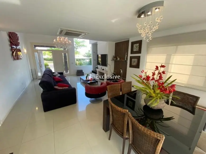 Casa de Condomínio com 3 quartos à venda, 226m2 em Capao Da Canoa - RS - imagem 9 Foto 9 de Casa de Condomínio com 3 quartos à venda, 226m2 em Capao Da Canoa - RS