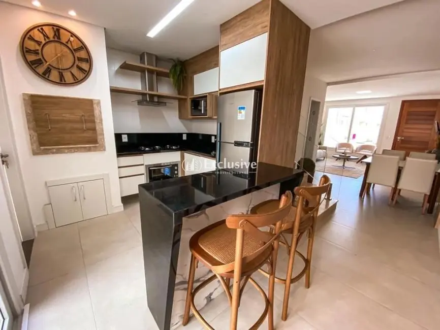 Foto 1 de Casa de Condomínio com 2 quartos à venda, 119m2 em Capao Da Canoa - RS