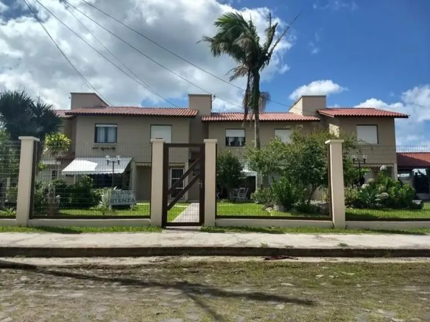 Foto 1 de Casa de Condomínio com 2 quartos à venda, 70m2 em Capao Da Canoa - RS