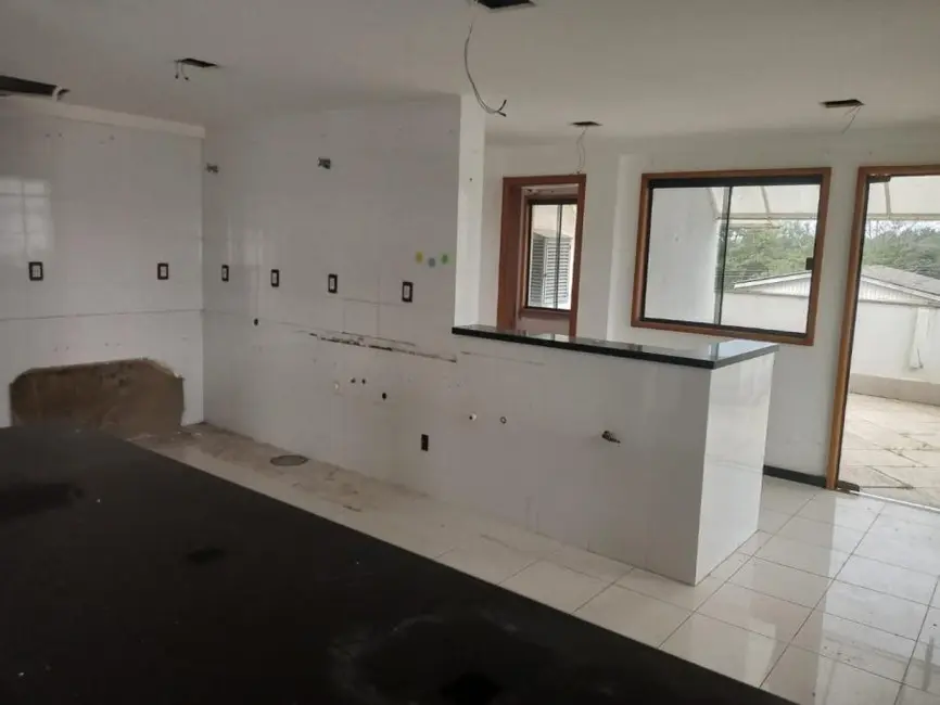Casa com 7 quartos à venda, 657m2 em Anchieta, Porto Alegre - RS - imagem 6 Foto 6 de Casa com 7 quartos à venda, 657m2 em Anchieta, Porto Alegre - RS