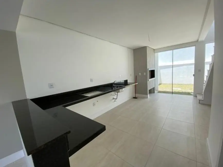 Foto 3 de Sobrado com 2 quartos à venda, 80m2 em Capao Da Canoa - RS