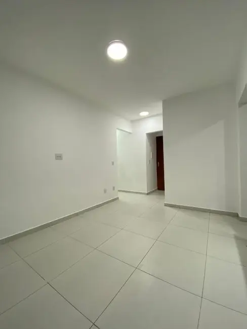 Foto 3 de Apartamento com 2 quartos à venda, 60m2 em Aviação, Praia Grande - SP