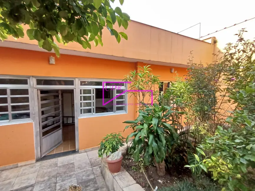 Casa com 5 quartos para alugar, 230m2 em Vila São Geraldo, São Paulo - SP - imagem 3 Foto 3 de Casa com 5 quartos para alugar, 230m2 em Vila São Geraldo, São Paulo - SP