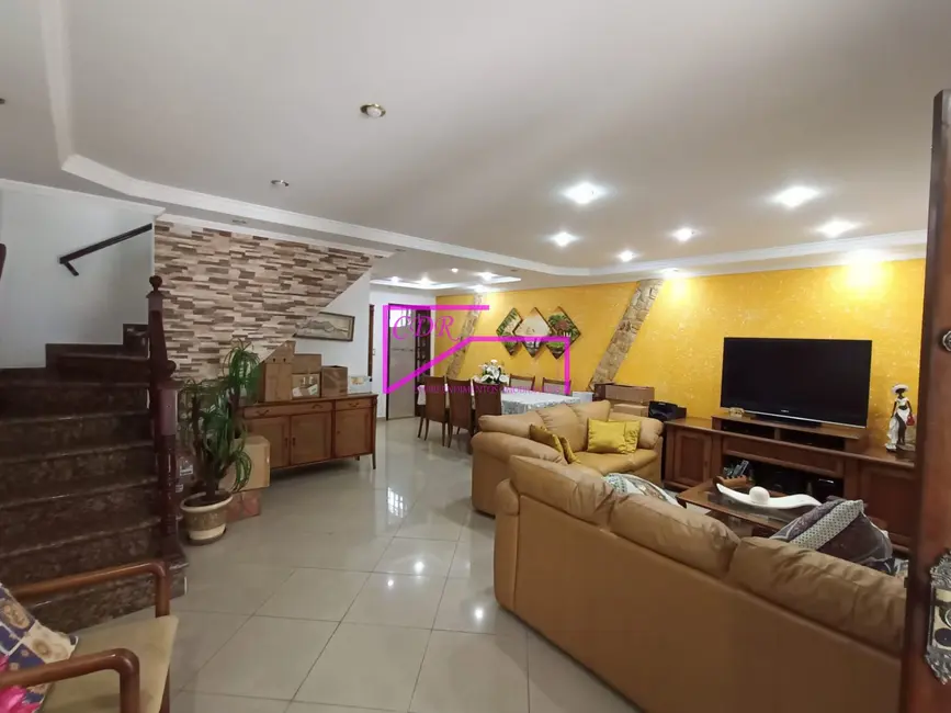 Foto 1 de Sobrado com 3 quartos para alugar, 160m2 em Vila Granada, São Paulo - SP