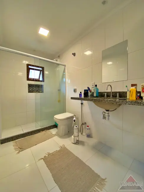 Casa de Condomínio com 4 quartos à venda, 738m2 em Vargem Grande, Rio De Janeiro - RJ - imagem 3 Foto 3 de Casa de Condomínio com 4 quartos à venda, 738m2 em Vargem Grande, Rio De Janeiro - RJ