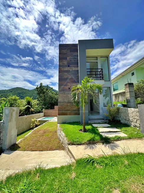 Foto 2 de Casa de Condomínio com 3 quartos à venda, 160m2 em Guaratiba, Rio De Janeiro - RJ