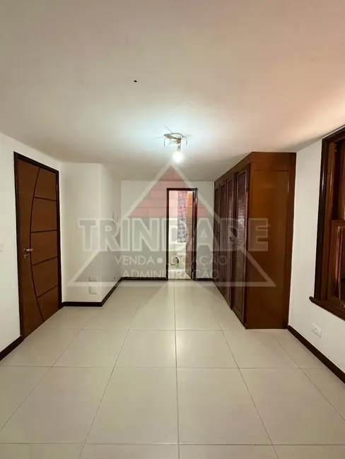 Casa com 4 quartos à venda, 220m2 em Recreio dos Bandeirantes, Rio De Janeiro - RJ - imagem 4 Foto 4 de Casa com 4 quartos à venda, 220m2 em Recreio dos Bandeirantes, Rio De Janeiro - RJ