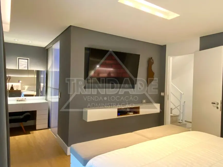 Casa de Condomínio com 3 quartos à venda, 256m2 em Recreio dos Bandeirantes, Rio De Janeiro - RJ - imagem 3 Foto 3 de Casa de Condomínio com 3 quartos à venda, 256m2 em Recreio dos Bandeirantes, Rio De Janeiro - RJ