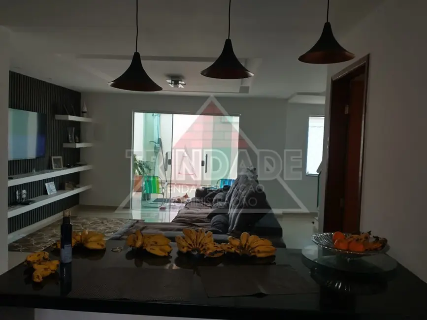 Foto 2 de Casa com 3 quartos à venda, 140m2 em Guaratiba, Rio De Janeiro - RJ